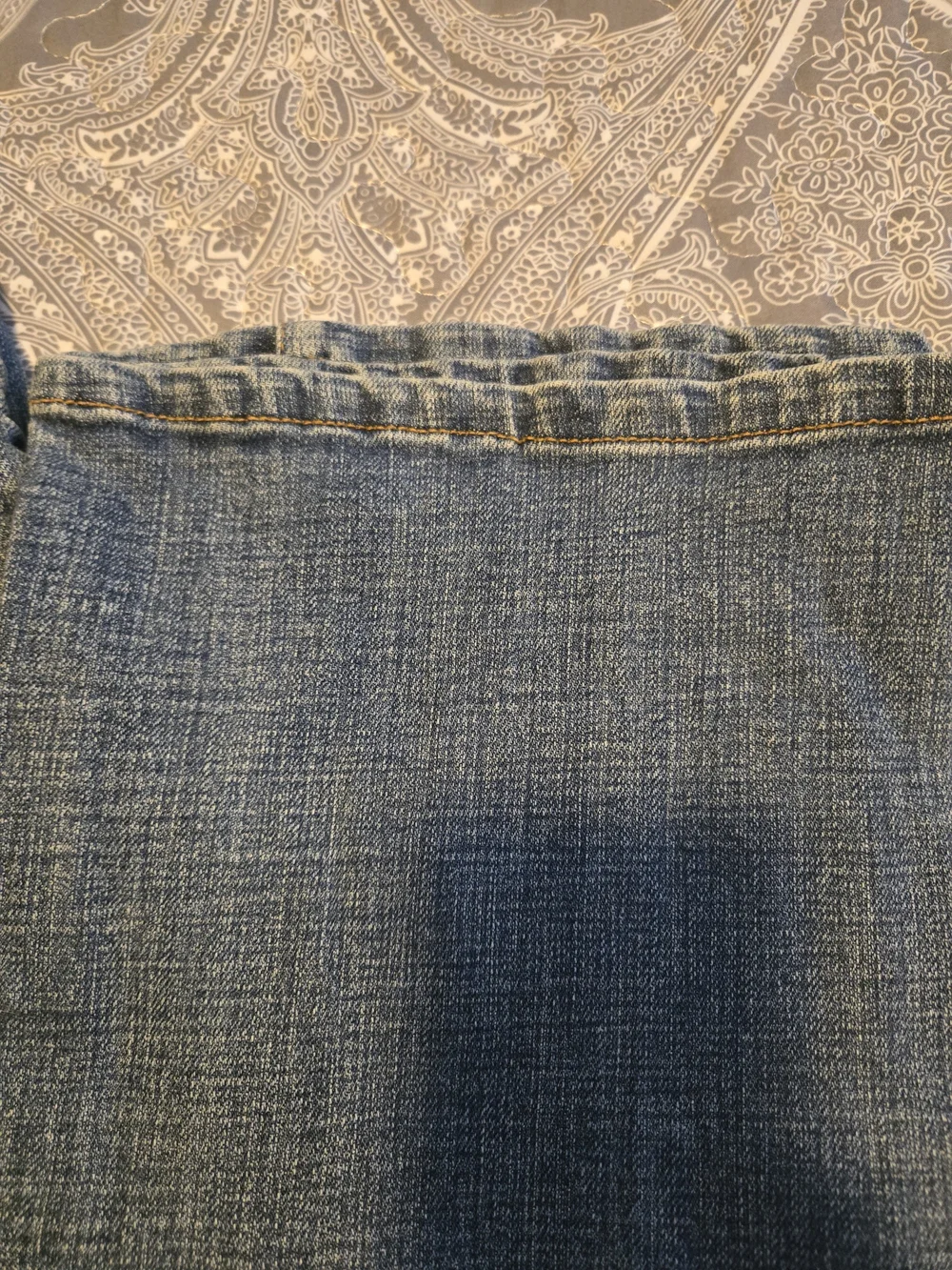 Seven Women's Light Blue Straight Leg Jeans with Gold Stitch Detail Size 29 - Picture 5 of 5